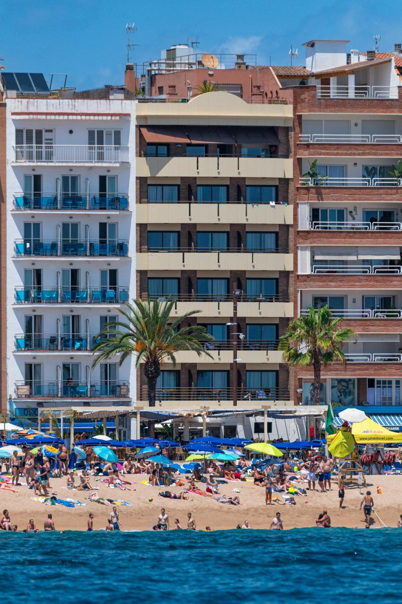 Almirall Apartaments Lloret de Mar Luaran gambar