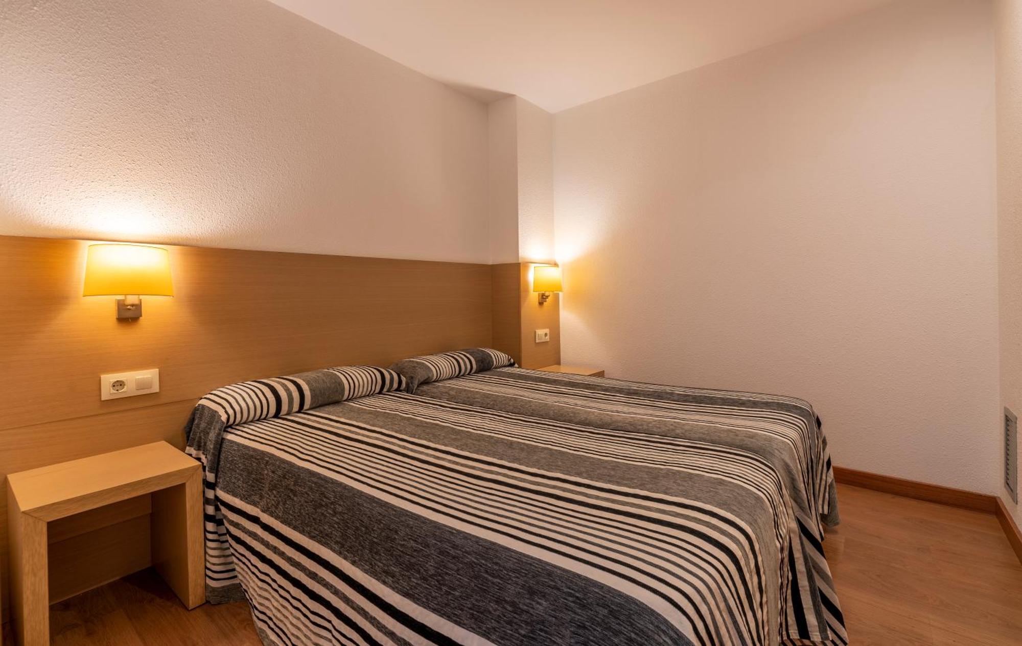 Almirall Apartaments Lloret de Mar Luaran gambar